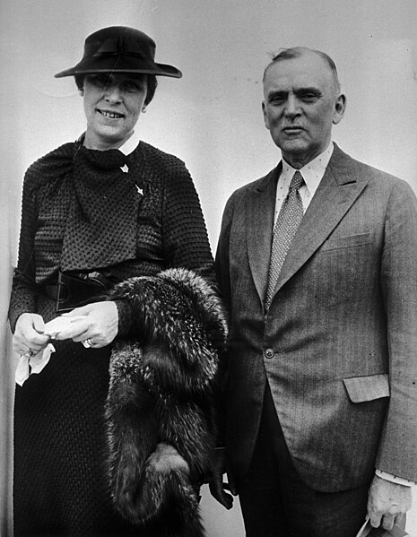 File:Ira and Chloe Copley.jpg