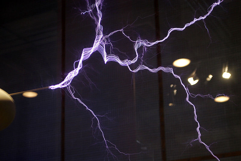 File:Lightning simulator questacon05.jpg