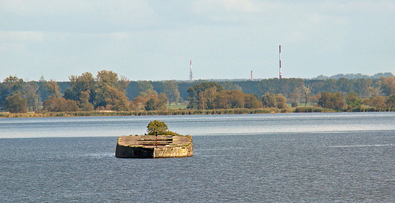 File:1109 Urlich Finsterwalde Wreck.jpg