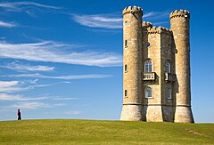 Birinci yer: Broadway Tower in Cotswolds, England. Newton2 (CC-BY-2.5)