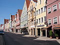 Reichsstraße mit Wagenknechthaus (rot, 5. von rechts)