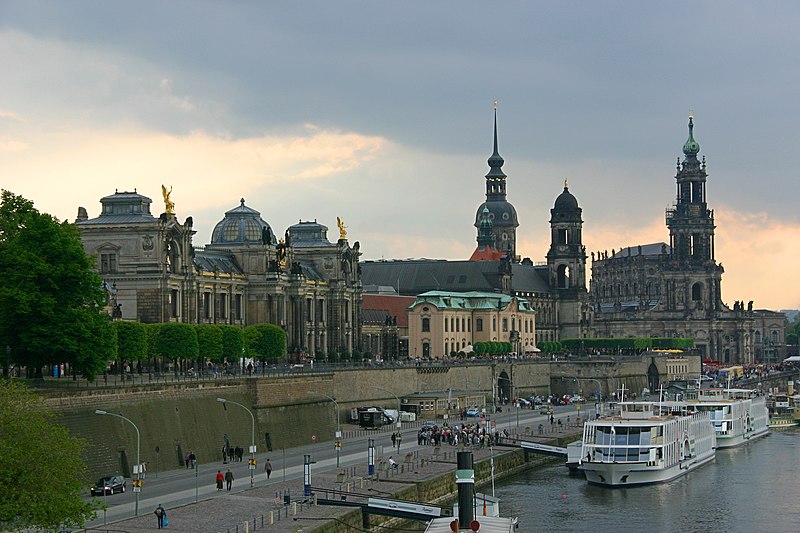 File:Dresden-1440-Elbpanorama-2008-gje.jpg