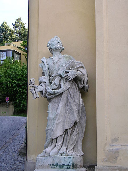 File:Neustifter Pfarrkirche Petrusstatue.jpg