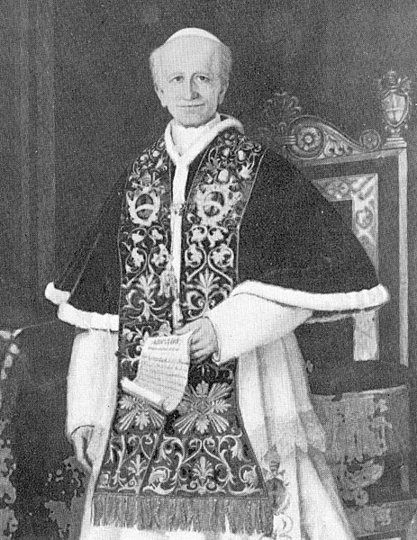 File:LeoXIII1900.jpg