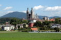 English: View at Maria Saal with the parish and pilgrimage church "Mariae Himmelfahrt" Deutsch: Blick auf die Pfarr- und Wallfahrtskirche „Mariä Himmelfahrt“