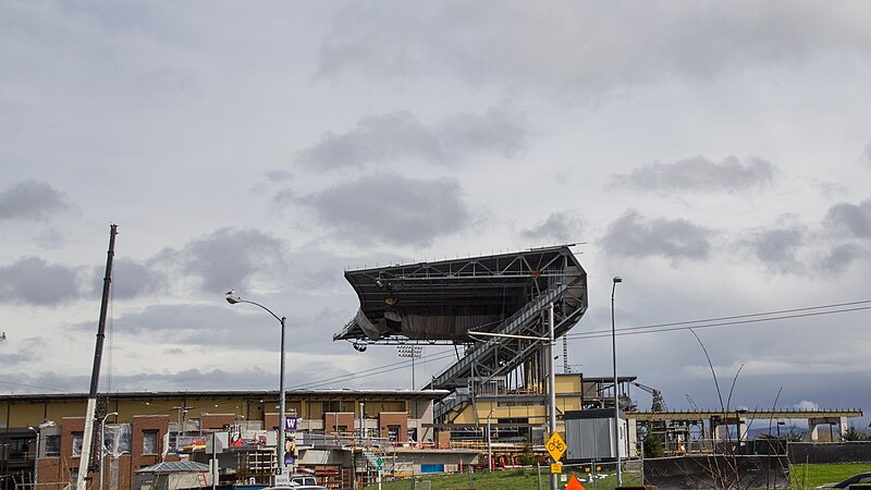 File:UW Station Pedestrian Overpass (8629134046).jpg