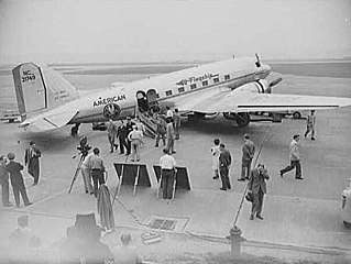 AA Douglas DC-3 (1943)