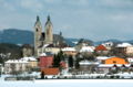 English: View at Maria Saal with the parish and pilgrimage church "Mariae Himmelfahrt" Deutsch: Blick auf die Pfarr- und Wallfahrtskirche „Mariä Himmelfahrt“