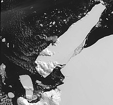 Satellite image of tabular Iceberg B-15 on January 2001.