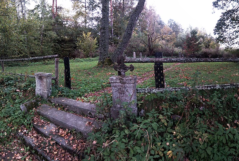 File:Cetviny, cemetery 03.jpg