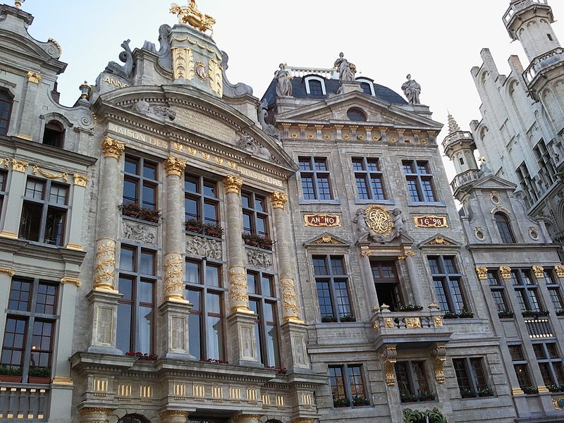 File:Edificio in centro Bruxelles.jpg