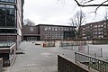 Deutsch: Schule Lämmersieth in Hamburg-Barmbek-Nord, Schulhof. This is a photograph of an architectural monument. It is on the list of cultural monuments of Hamburg, no. 30942.