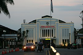 Stasiun Kereta Api Tugu Yogyakarta.jpg