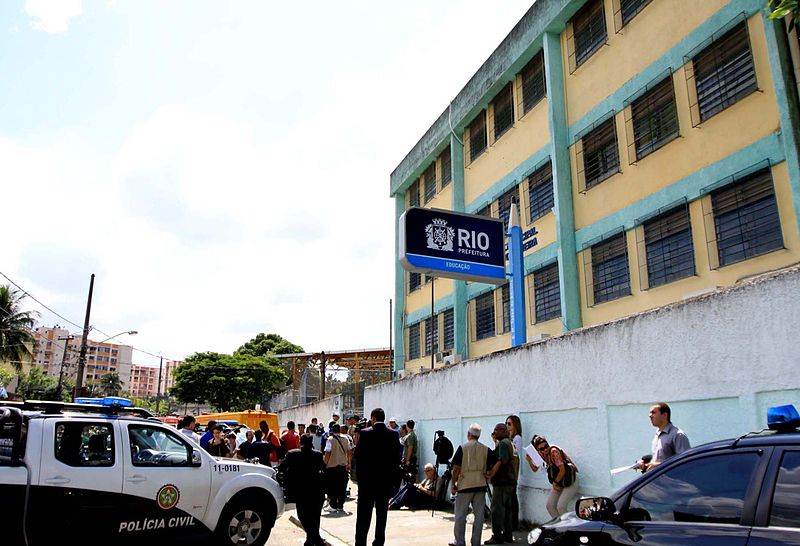 File:Escola Tasso da Silveira.jpg