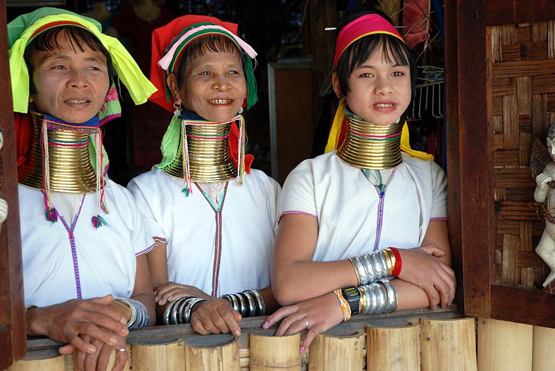 File:Kayan women Burma 1.jpg