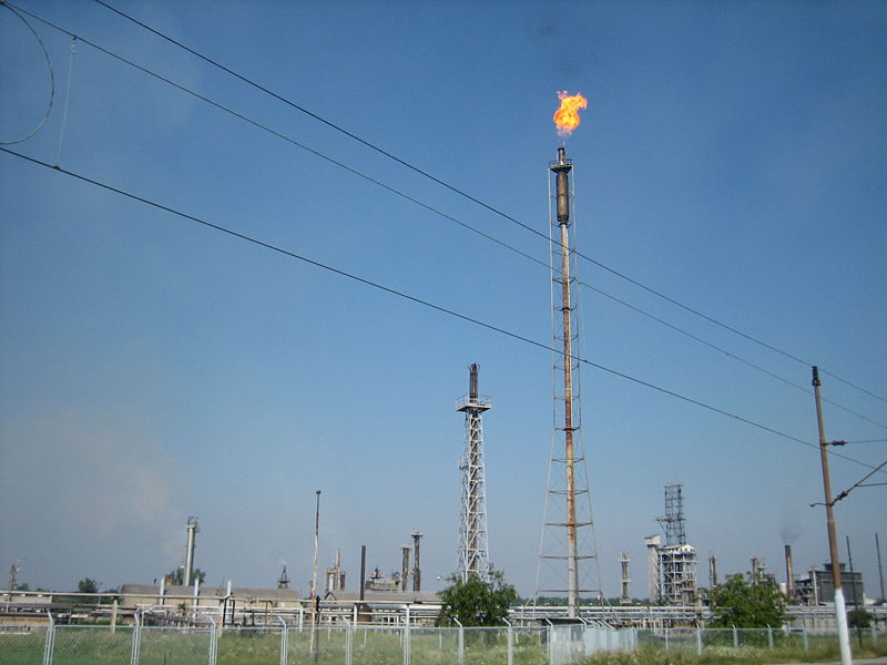 File:Sisak oil refinery1.JPG