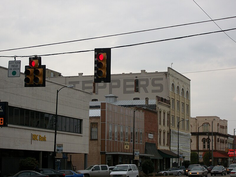 File:Broad Street Selma, Alabama.JPG