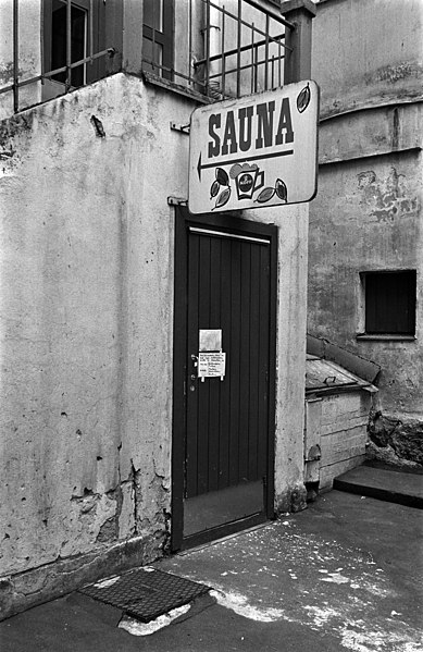 File:Public sauna helsinki kristianinkatu 7.jpeg