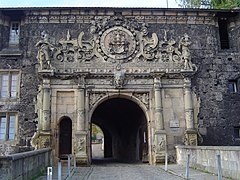 Hohentübingen SchlossAussentor600x800.jpg