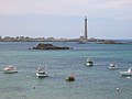 L'Île Vierge vue de la plage de Saint-Cava