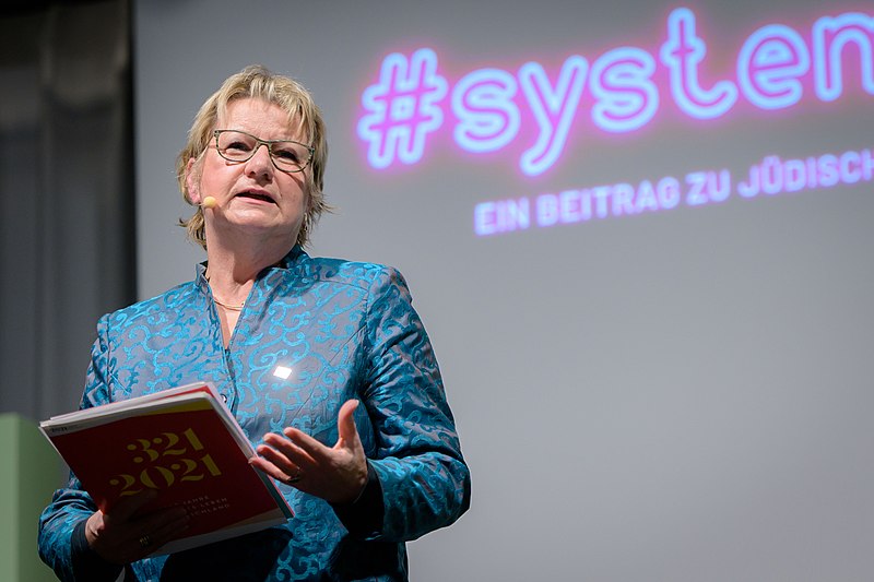 File:Begrüßung Sylvia Löhrmann (51687475467).jpg