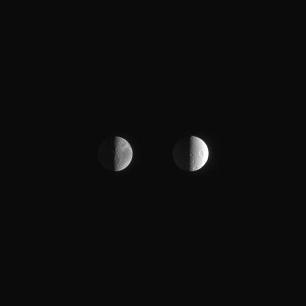 File:Dione (Mond) (42911004) (1).jpg