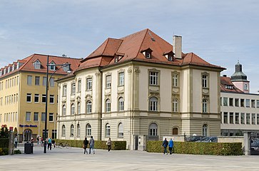 Schillerplatz/Friedenstraße