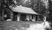 Thumbnail for File:Upper Lake McDonald Ranger Station.jpg