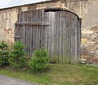 Čeština: Vrata v Litochovicích nad Labem. Okres Litoměřice, Česká republika. English: Gate in Litochovice nad Labem village, Litoměřice District, Czech Republic.