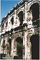 Extérieur de l'amphithéâtre Amphitheatre arches