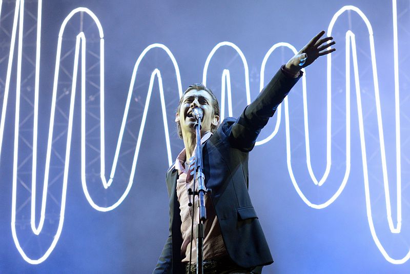 File:Alex Turner Brazil.JPG