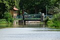 Das Oberhaupt der älteren Plauer Schleuse vom Woltersdorfer Altkanal gesehen.