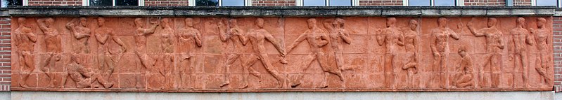 File:Relief Jahnplatz (Westend) Relief2.jpg