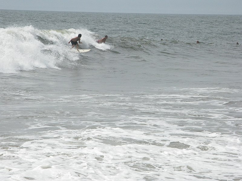 File:Large waves (3856008686).jpg