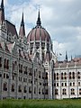 Deutsch: Architektonisches Detail des Parlamentsgebäudes in Budapest. English: Architectural detail of the Hungarian parliament in Budapest.