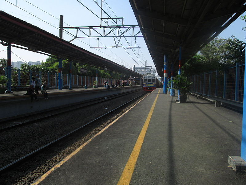 File:Pasar Minggu Baru Station.jpg