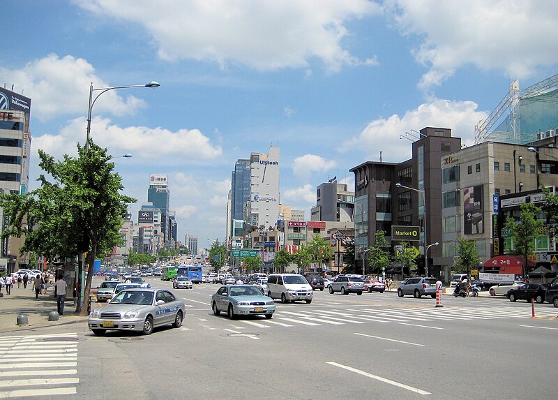 File:Seoul sunny and hot (2533887578).jpg