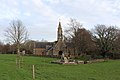 La chapelle Saint-Philibert-et-Saint-Roch, vue d'ensemble de la chapelle et de sa fontaine-lavoir