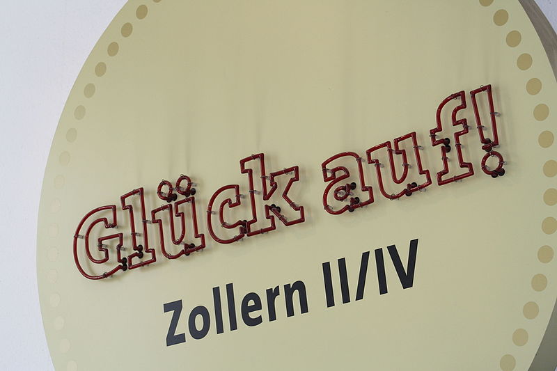 File:Glück auf Zeche Zollern.jpg