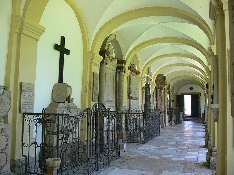 File:Sebastiansfriedhof 03.jpg