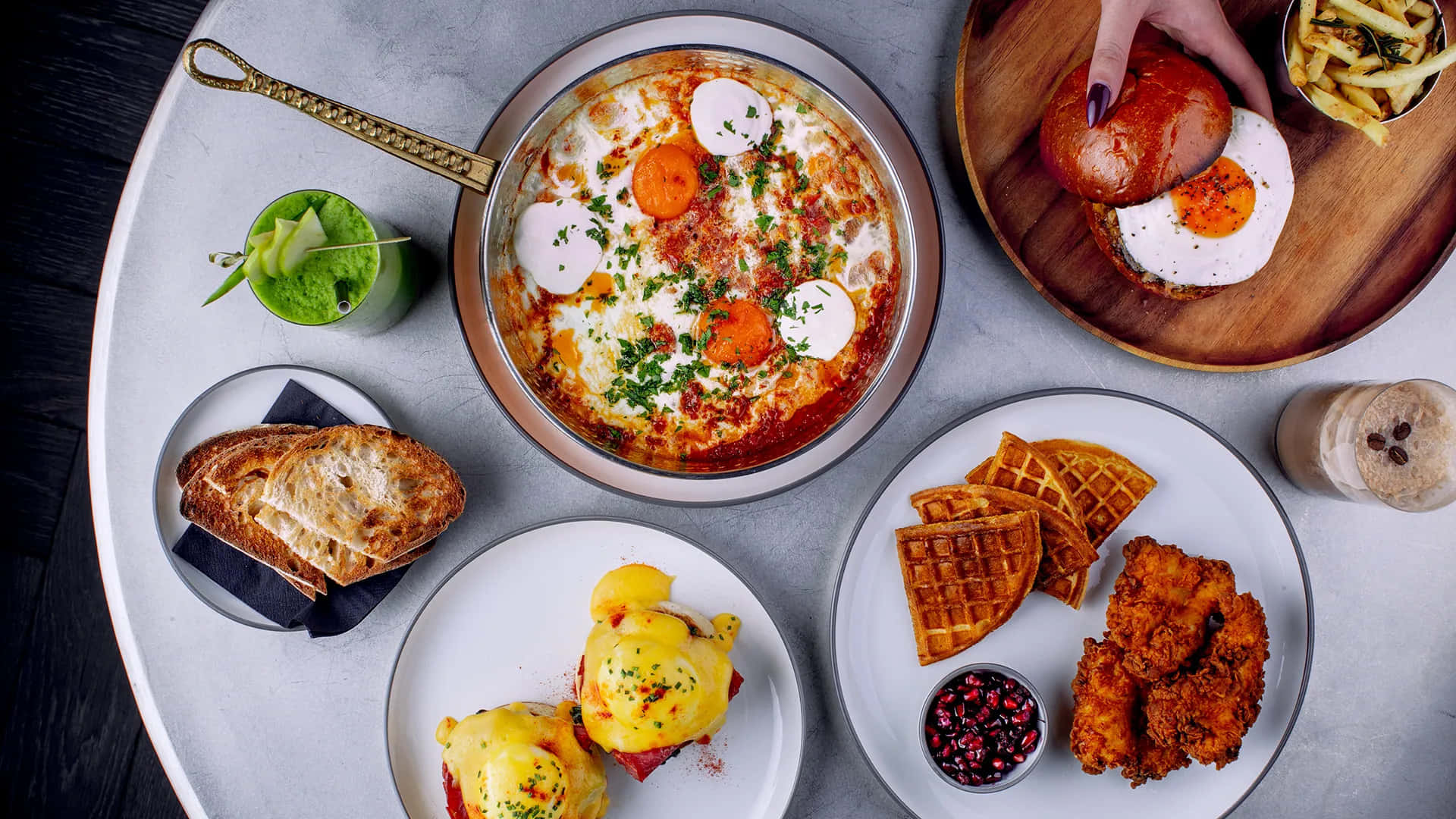 Börjadin Dag Med En Läcker Brunch!