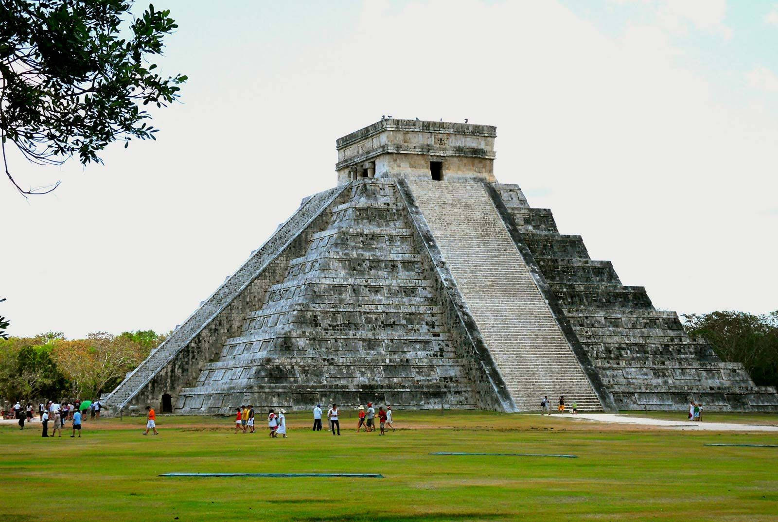 Chichen Itza Structure Wallpaper