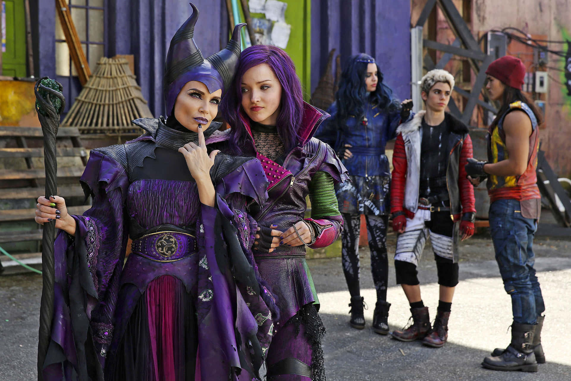 Descendants2040 X 1360 Baggrund.