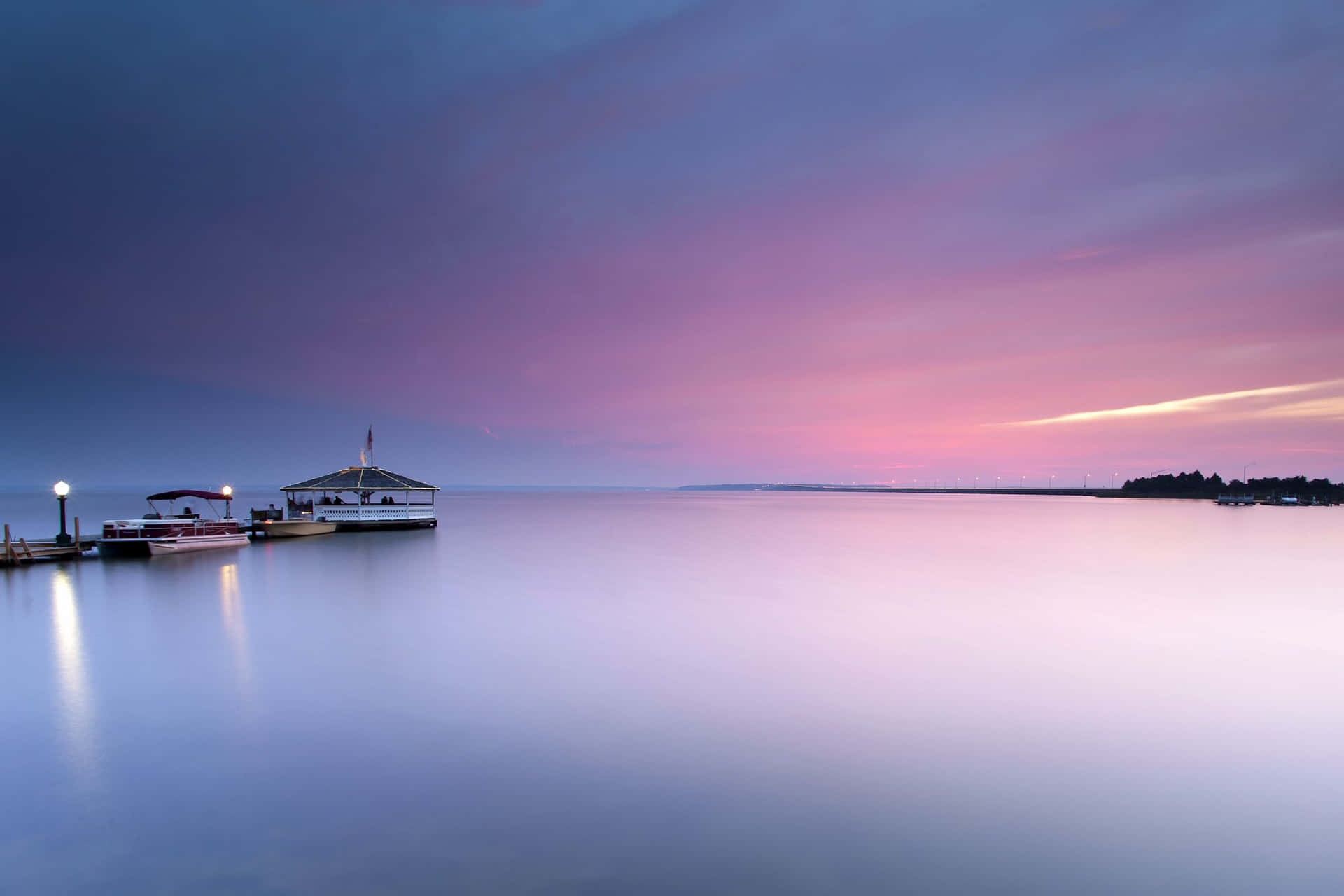 Foggy Pier Natural Background Wallpaper