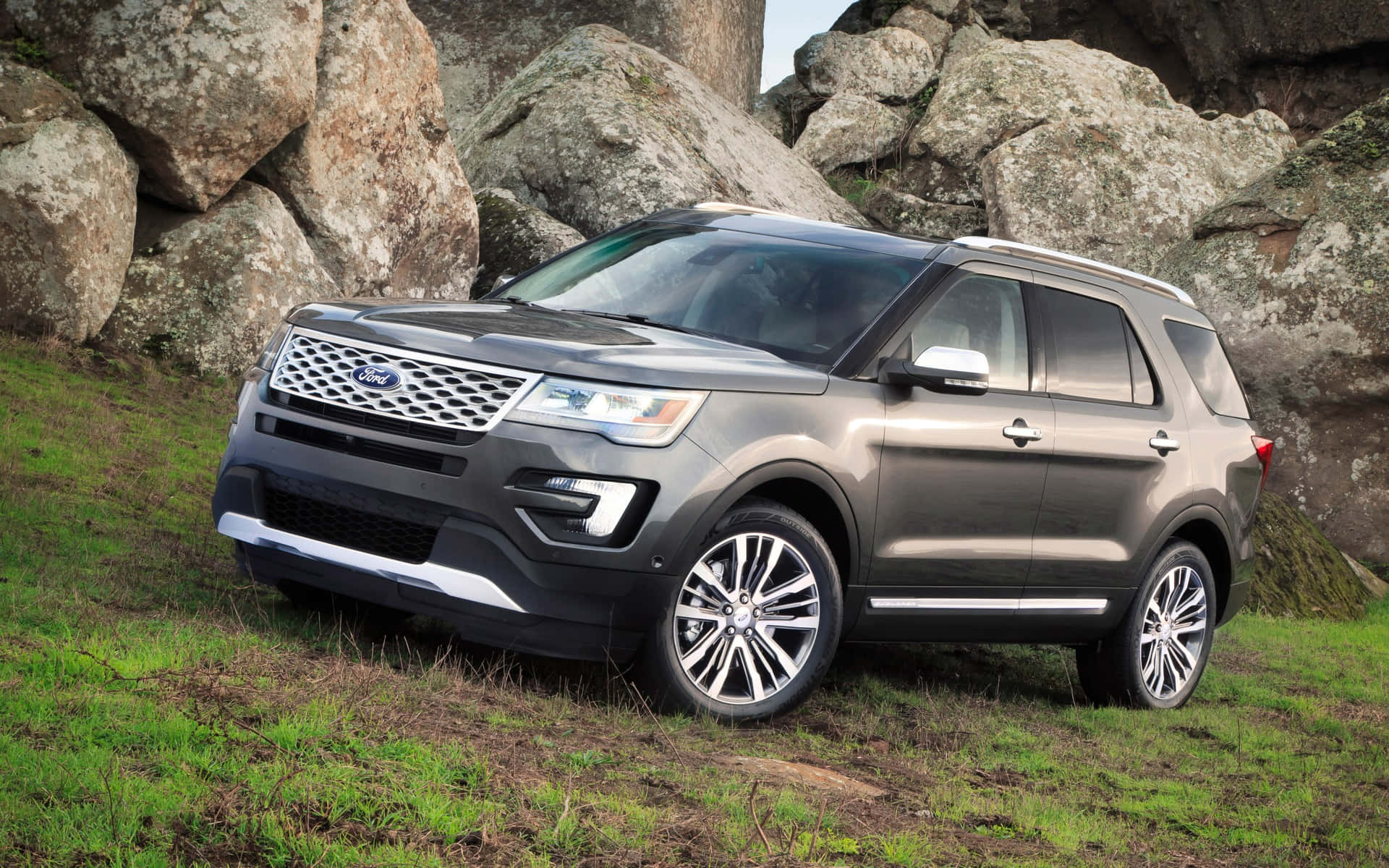 Ford Explorer SUV on the Scenic Road Wallpaper