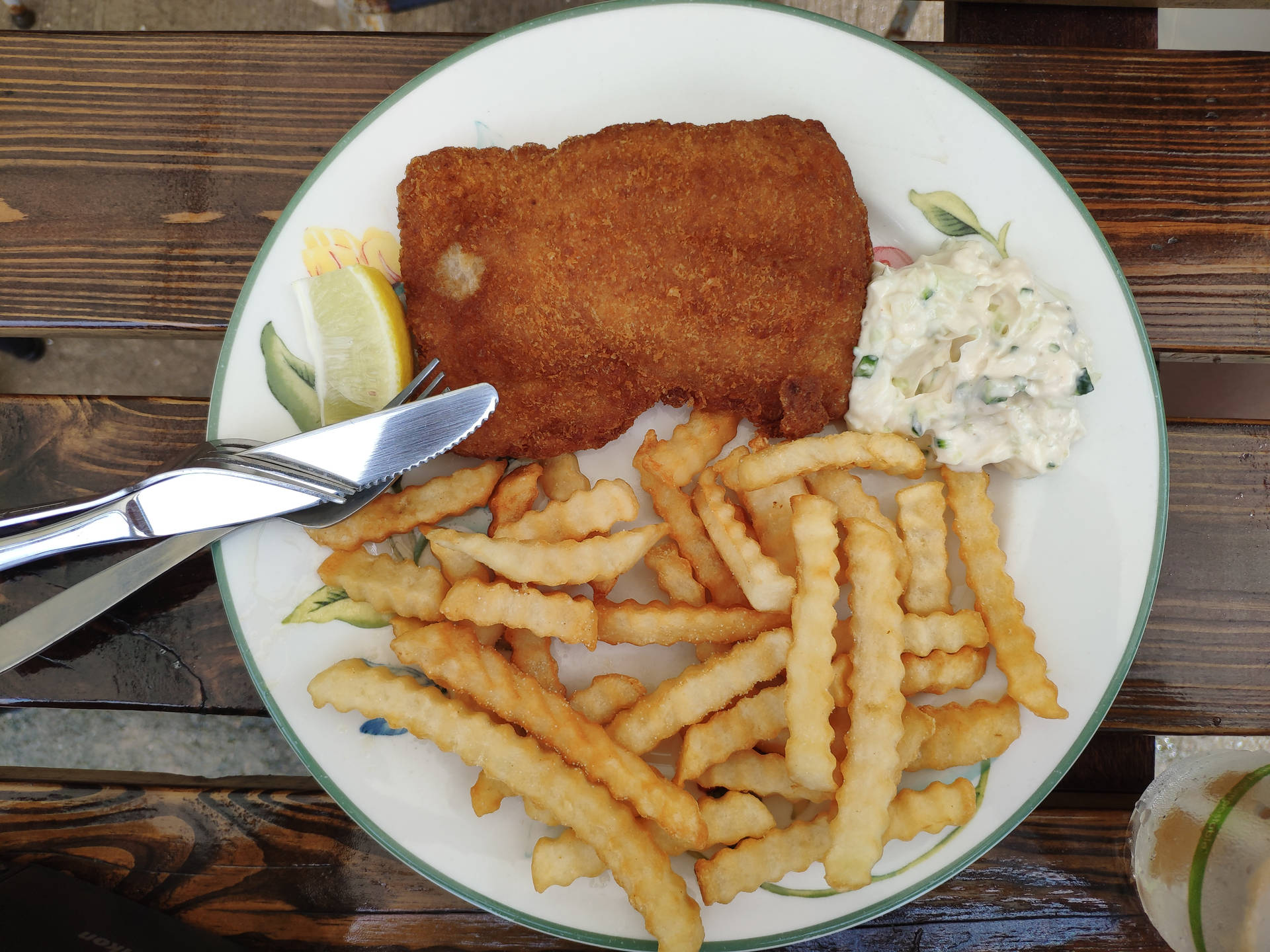 Gesundaussehende Fisch- Und Pommes Frites. Wallpaper