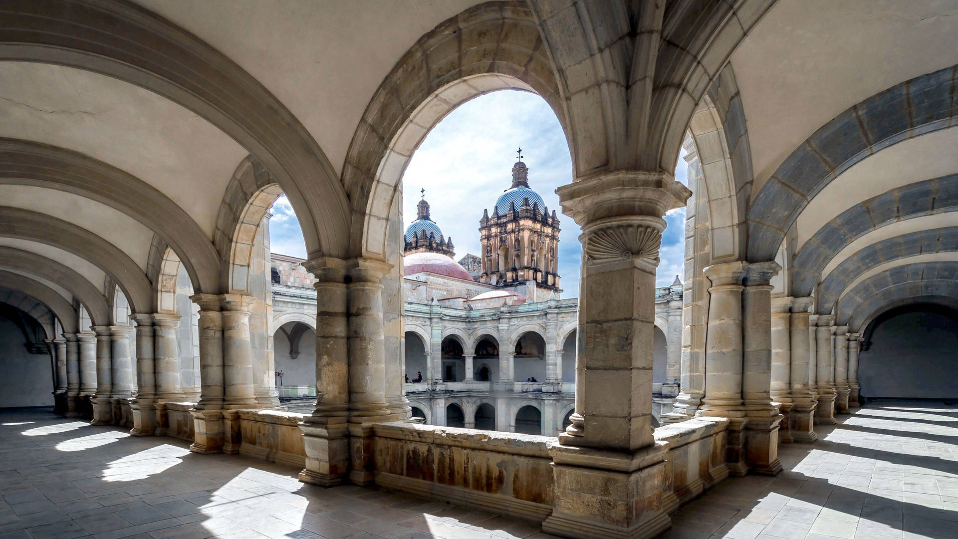 Dentrode Uma Catedral Em Oaxaca. Papel de Parede