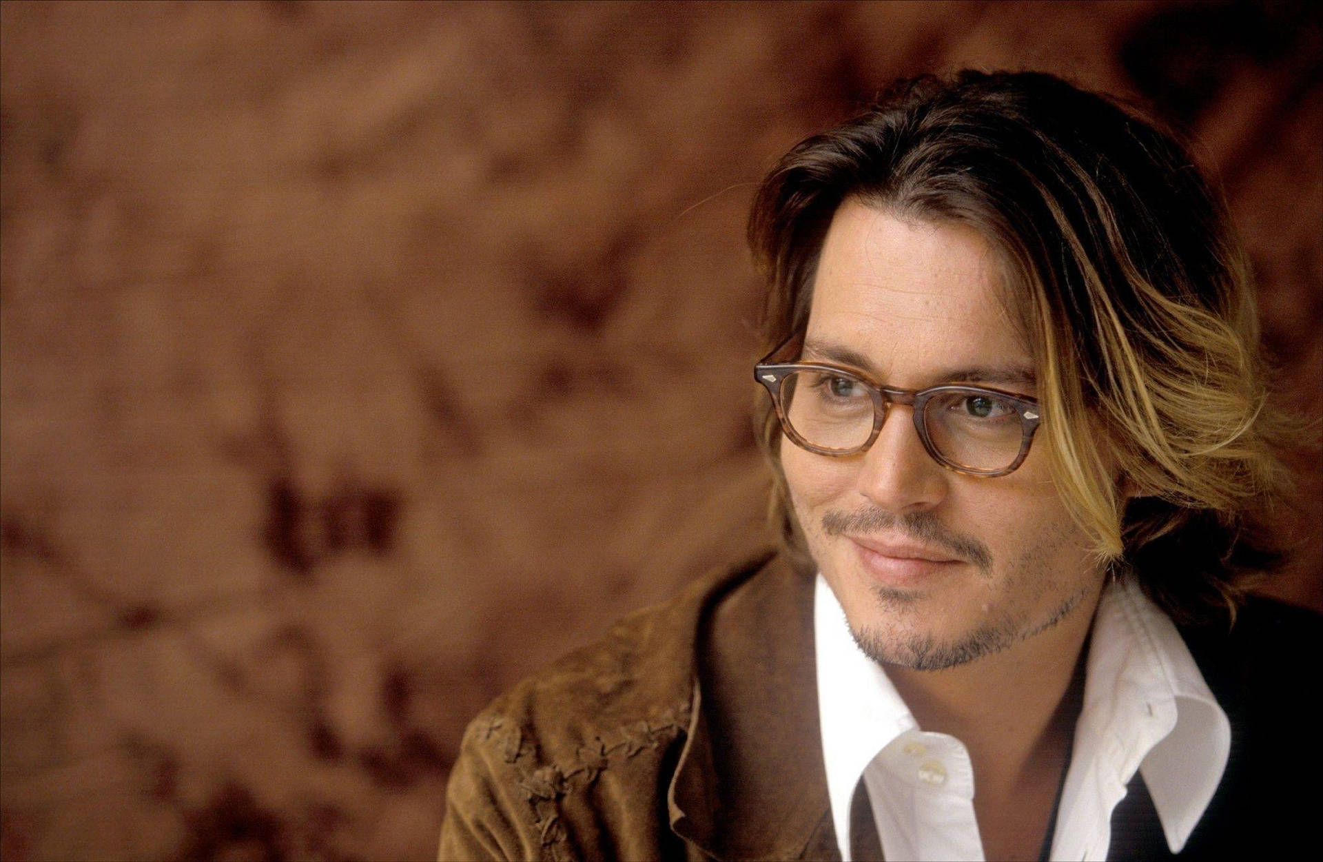 Johnnydepp Em Hd Olhando Para A Esquerda. Papel de Parede