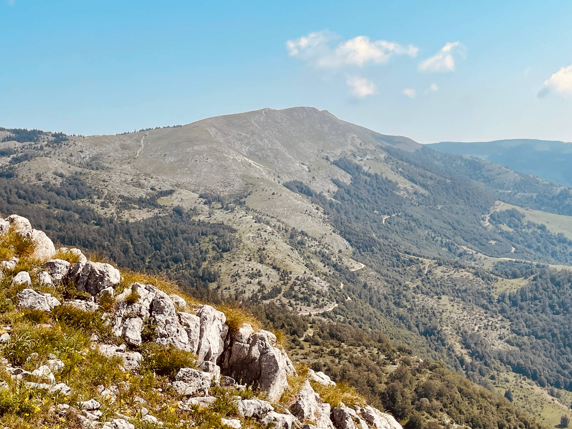 Paisagemdas Montanhas De Kosovo Papel de Parede