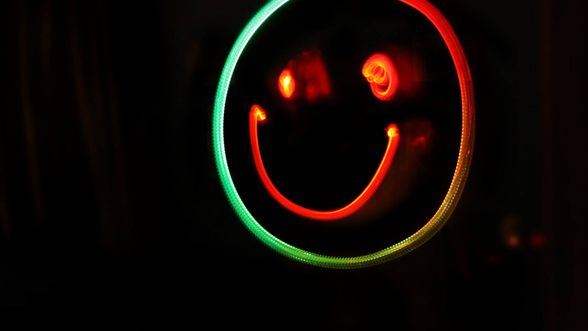 Sorrisoal Neon A Lunga Esposizione Sfondo